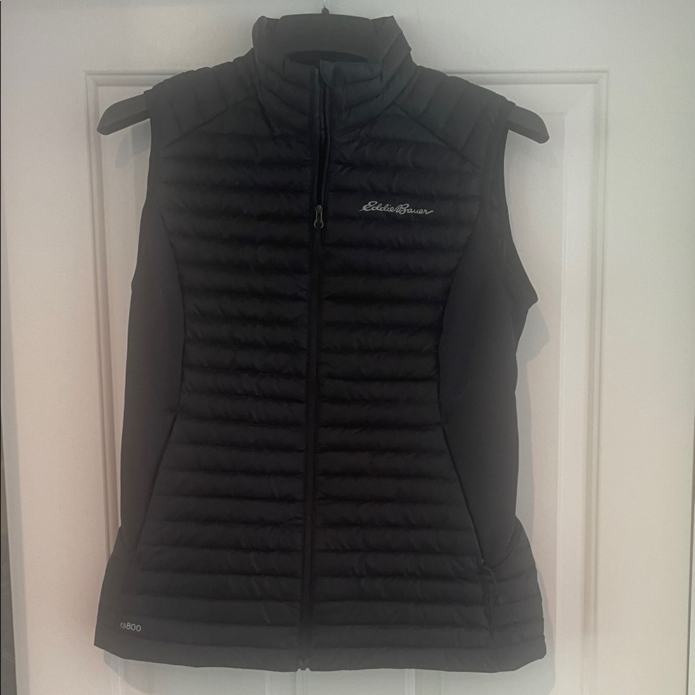 Eddie Bauer First Ascent Women's black light weight Puffer Vest
